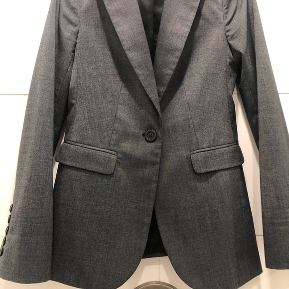 🦊 4/20- RW&CO grey blazer - Picture 4 of 5